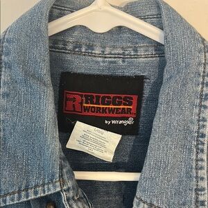 🍁Wrangler Blue Casual Button Down Shirt